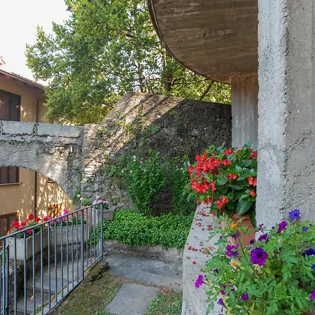 Apartment Cozy Lake View With Pool And Park! Nesso