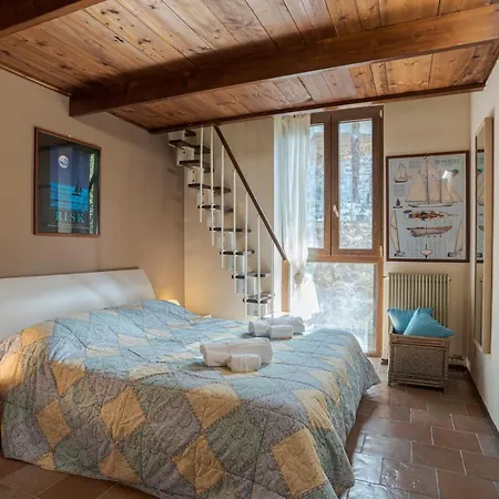 Cozy Lake View With Pool And Park! * Nesso