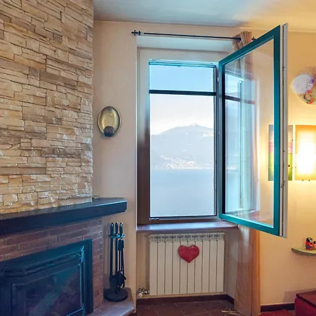 Cozy Lake View With Pool And Park! Nesso
